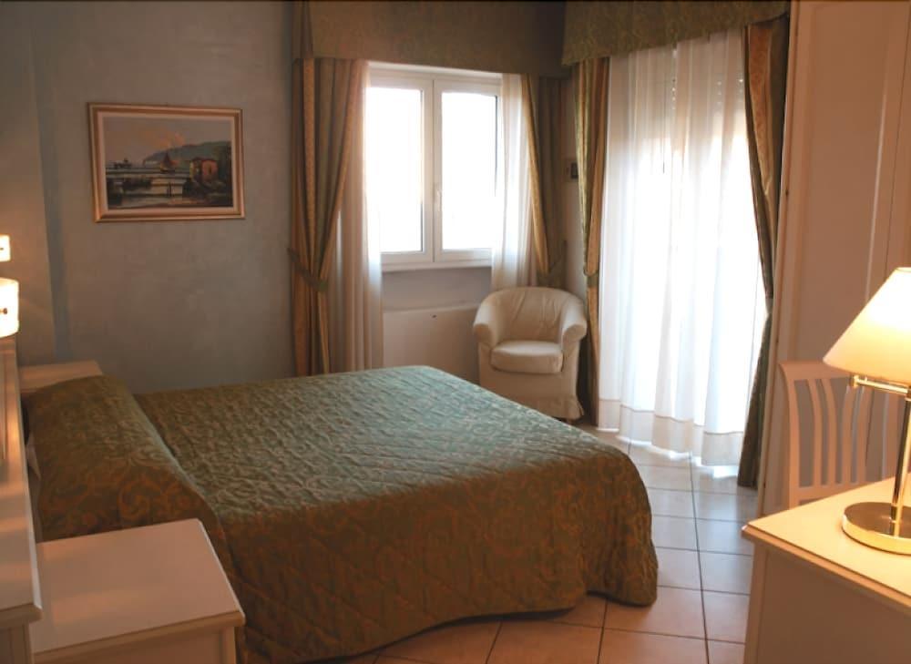 Hotel Residence Veliero Riccione Dış mekan fotoğraf